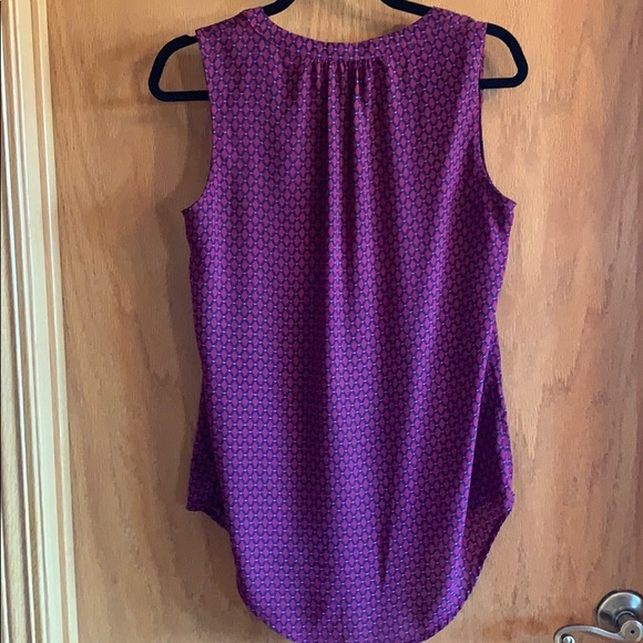 Sleeveless Blouse - Picture 3 of 5